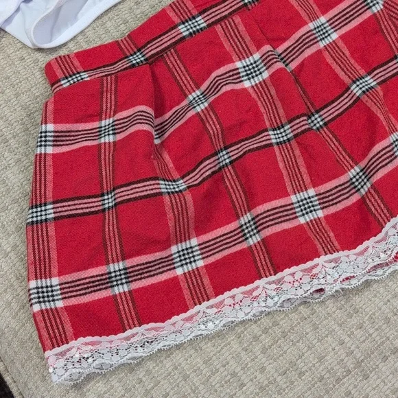 Schoolgirl Crop Top and Plaid Skirt Set - Picture 4 of 9